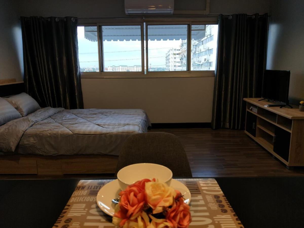 Popular Condo เมืองทองธานี Pak Kret Extérieur photo